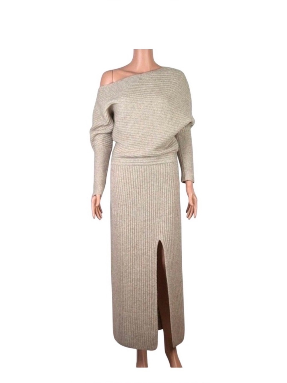 Banana Republic Ribbed Knit Sweater in Light Beige